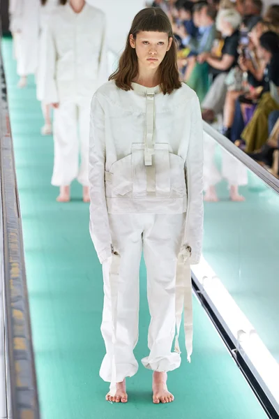 Look 95